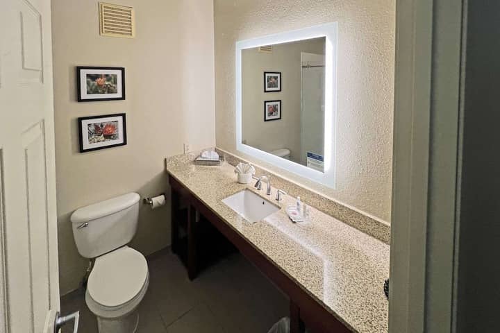 Room 14 of 33