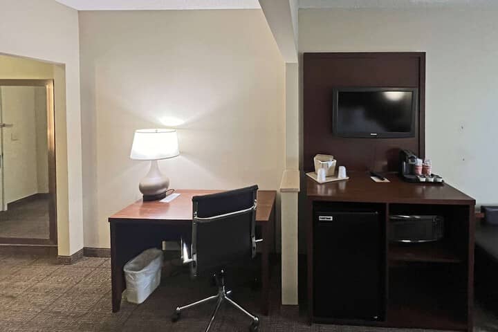 Room 12 of 33