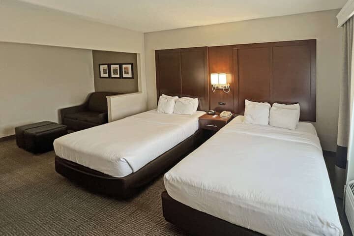 Room 9 of 33