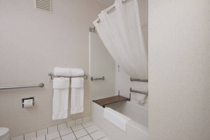 Room 20 of 33